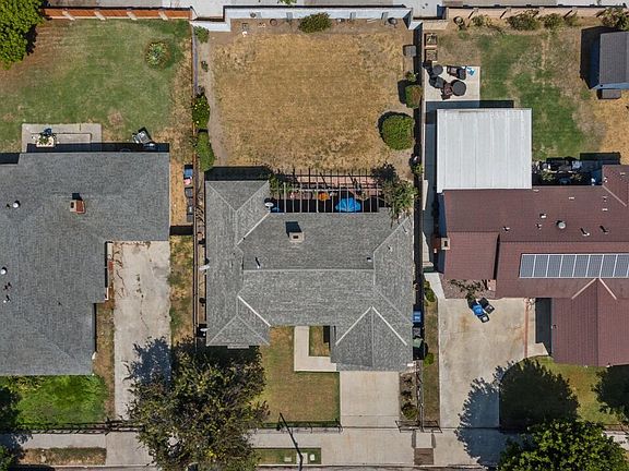 3rd image of 1479 E 101st St