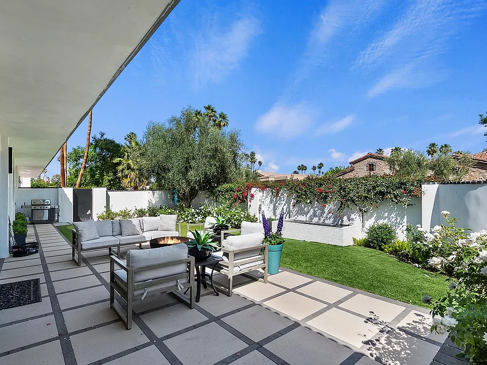 49155 Avenida Fernando