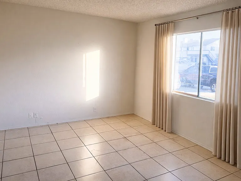 6220 Yerba Ln #C — Photo 2