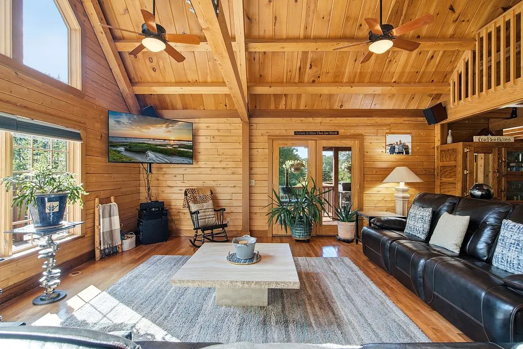4 bed, 2.5 bath, $4,300 — Photo 4