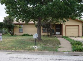 122 Ohio Ave, Graham, TX 76450