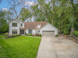 18900 Colahan Dr, Rocky River, OH 44116