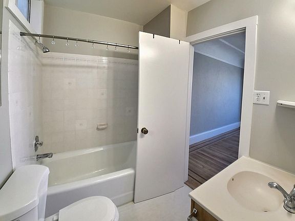 4th image of 381-383 21st Ave #381A