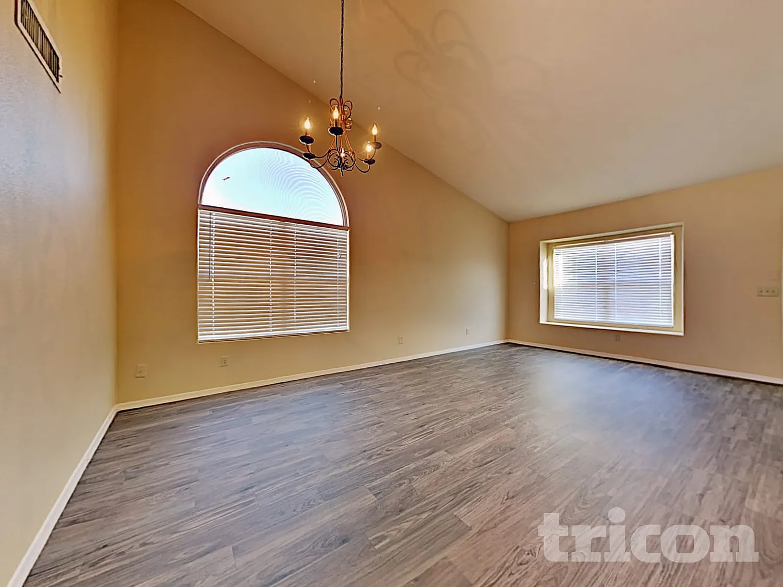 8841 W Maryland Avenue Glendale AZ — Photo 2