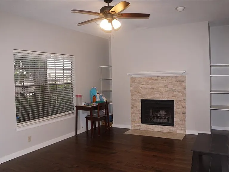 203 E 31st St #103 — Photo 8