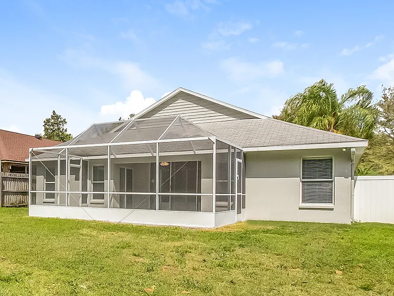 633 Straw Lake Dr — Photo 16