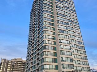550 Webb Dr #2303, Mississauga, ON L5B3Y4
