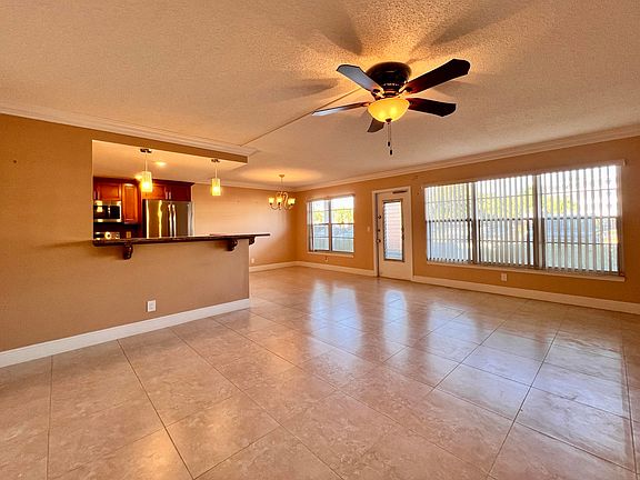 2nd image of 110 Greenbrier B