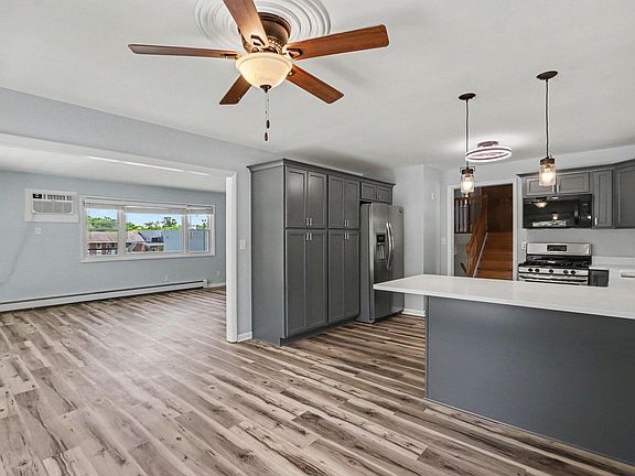 4th image of 7 Garden Ave S