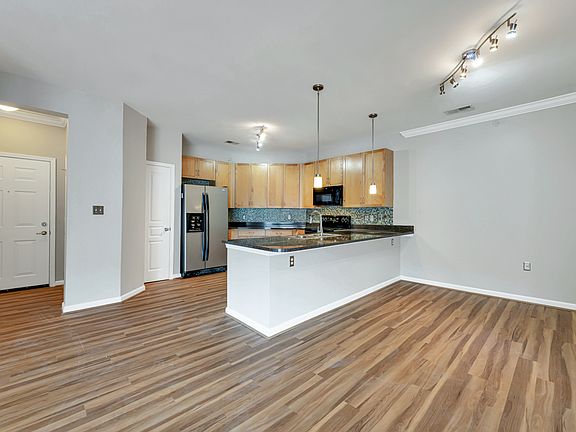 5th image of 1400 Granby St Unit 412