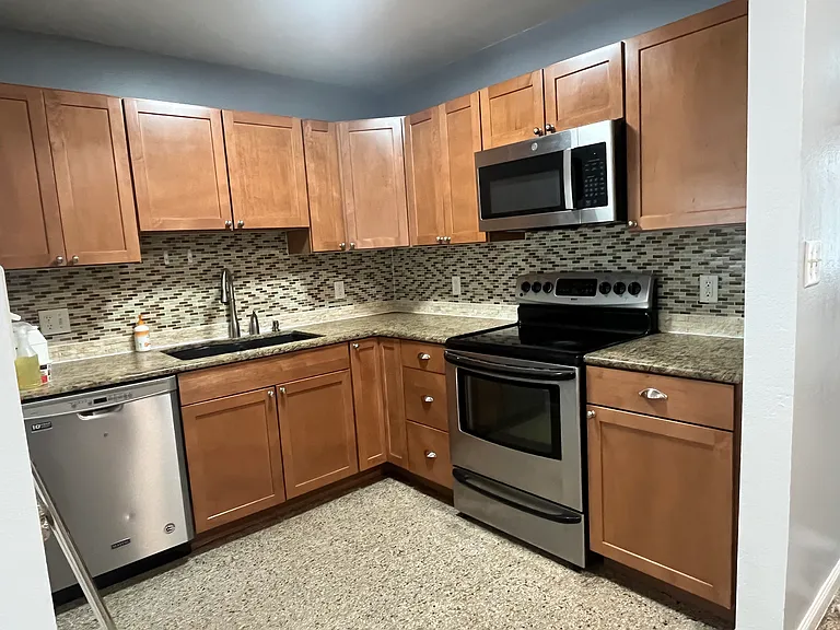 514 Romano Ave — Photo 6
