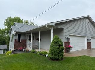 857 W Burns Valley Rd, Winona, MN 55987