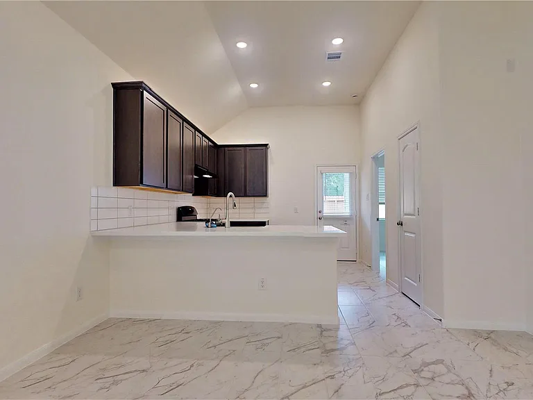 10434 Astor Point Trl — Photo 14