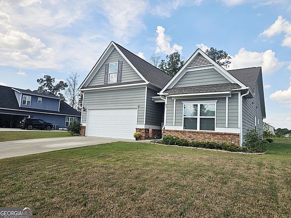 2nd image of 17 Rambling Oaks Dr NE