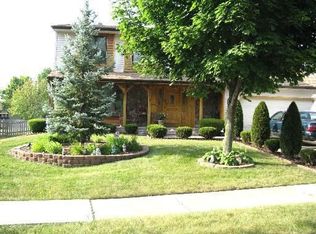 770 W Pine Ave, Roselle, IL 60172