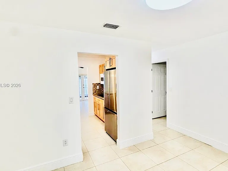 3160 SW 25th Ter — Photo 4