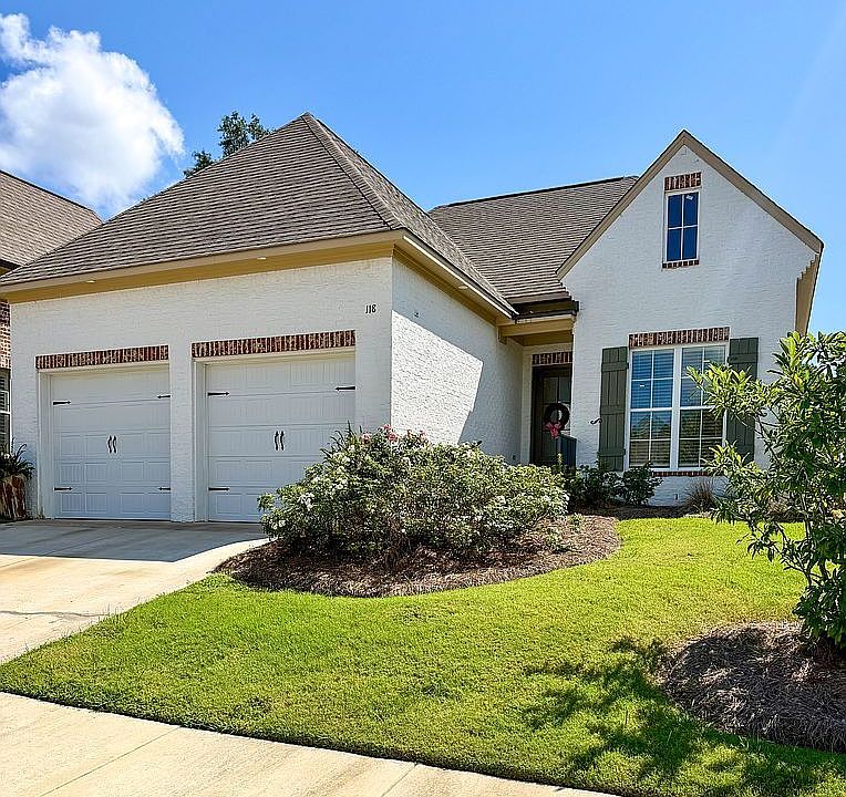 1st image of 118 Bleu Dr