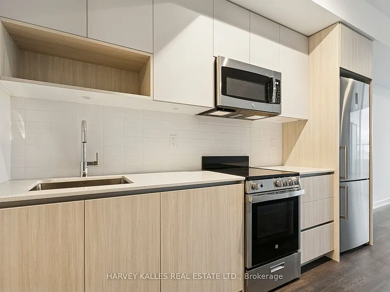 801 The Queensway #512 — Photo 15