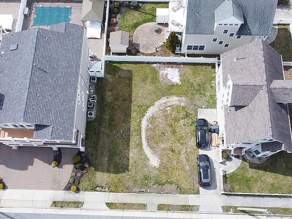 2nd image of 108 S John A Seedorf Ln