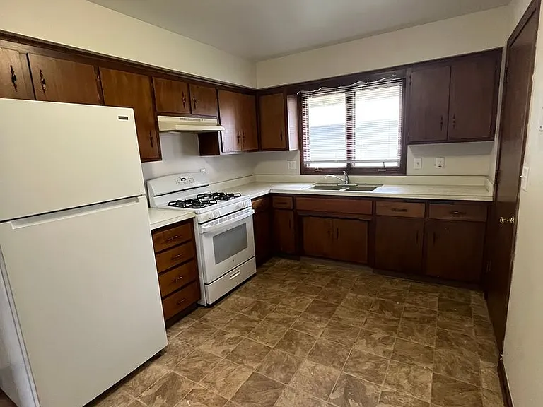 4335 Lori Dr — Photo 6