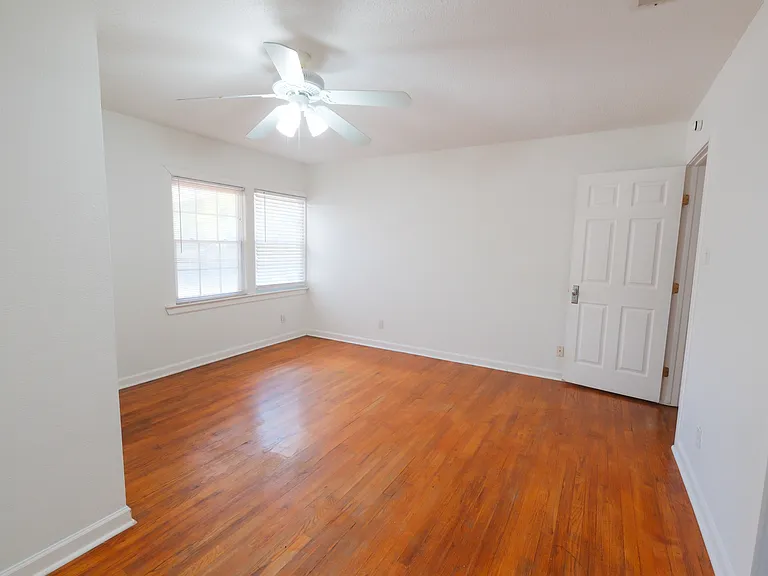 3900 Dexter Ave — Photo 4