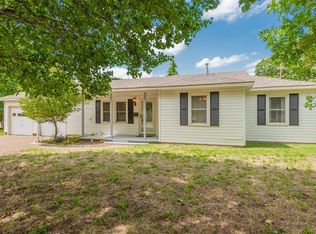5532 James Dr, River Oaks, TX 76114