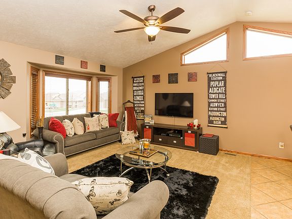 4th image of 7600 S Courtyard Cir