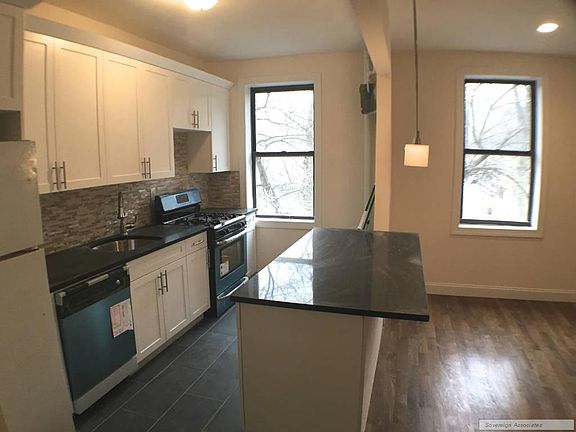 2nd image of 165 Pinehurst Ave APT 1G
