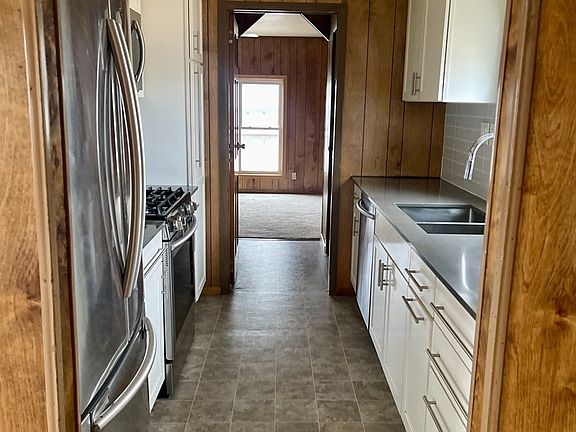 4th image of 214 NW Avenue I