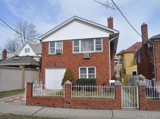 15711 Cryders Ln, Beechhurst, NY 11357