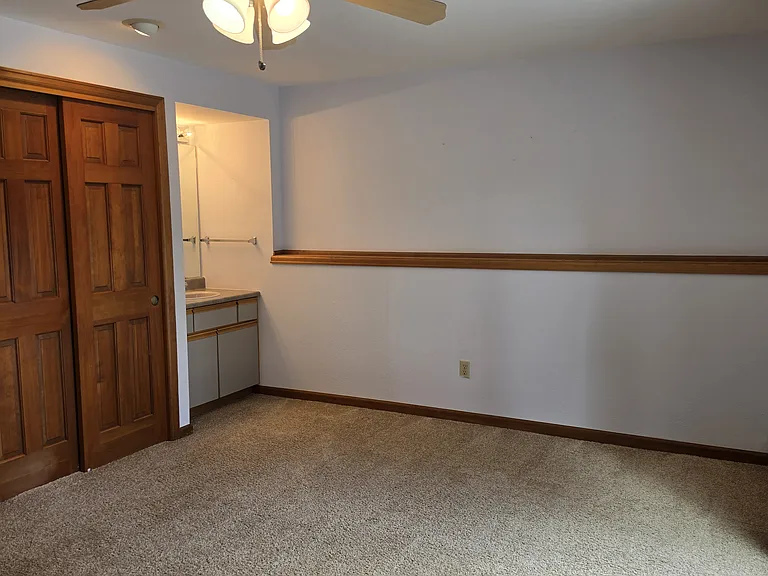 697 Northwestern Pl — Photo 27