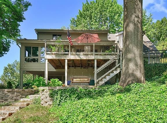 4th image of 360 Barnett Dr