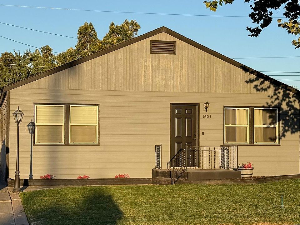 1st image of 1604 Thayer Dr