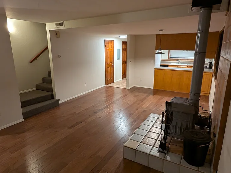 521 N Wc Riles St — Photo 2