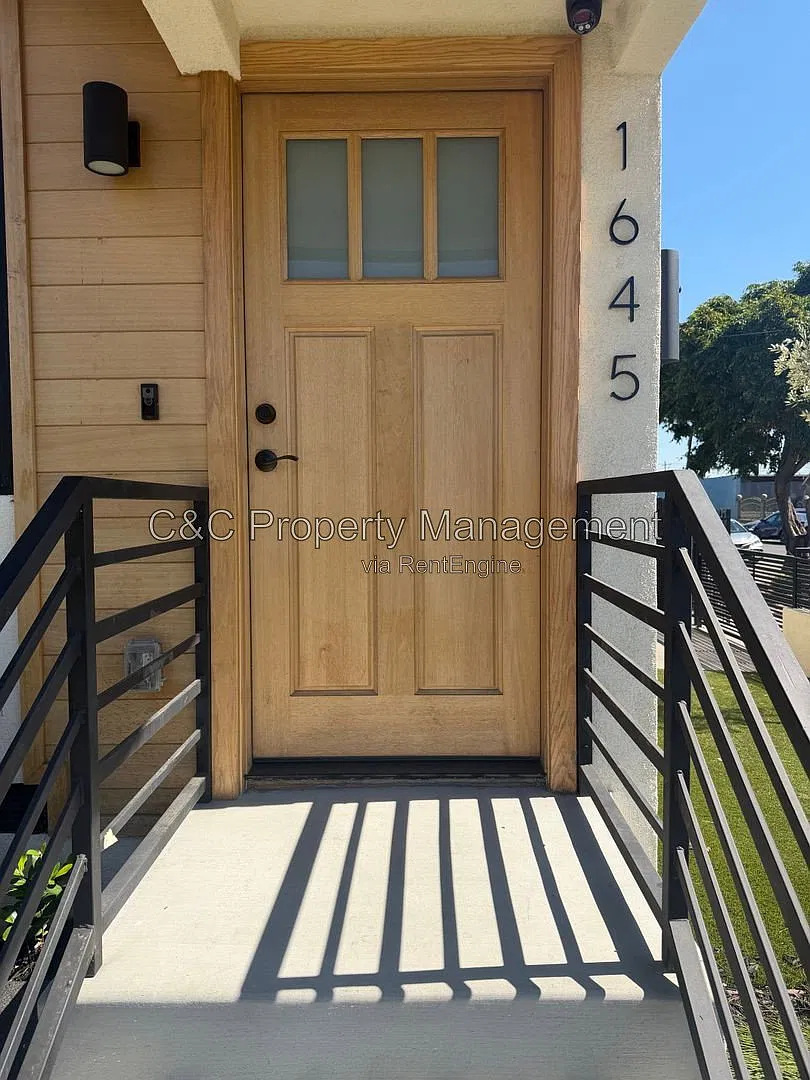 1 bed, 1.0 bath, $2,200 — Photo 1