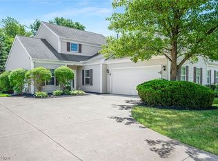 10631 Crossings Dr, Aurora, OH 44202