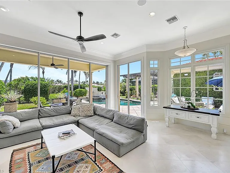 2052 Isla Vista Ln — Photo 10