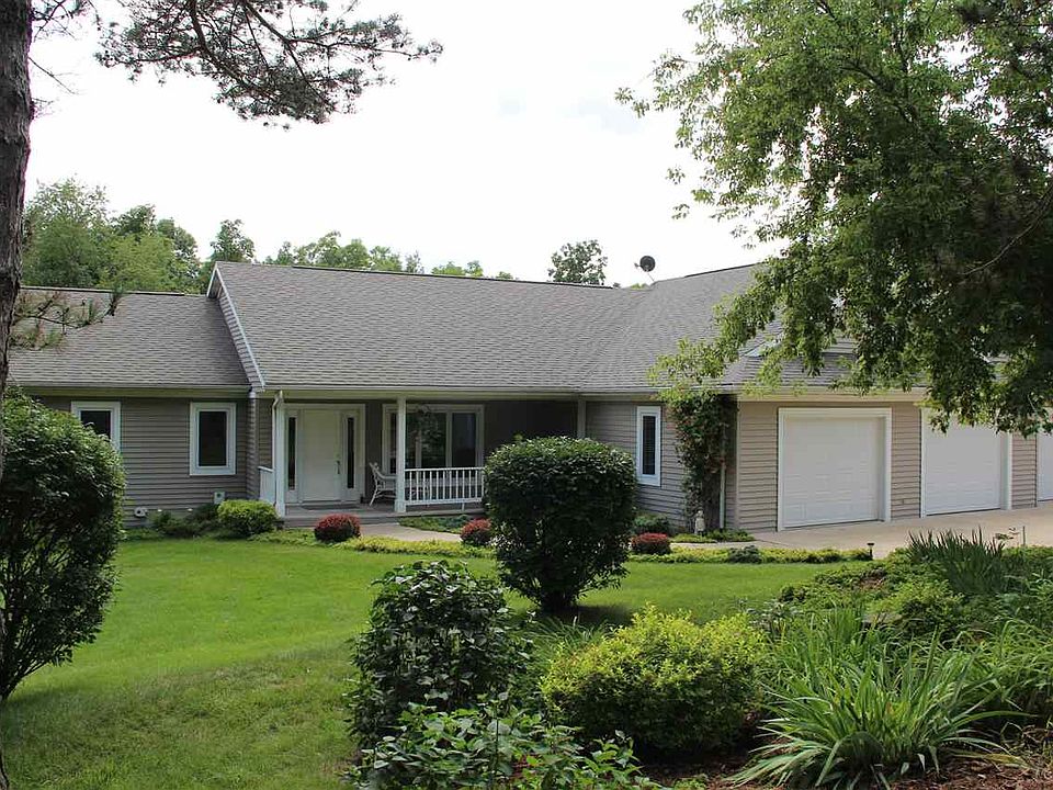 1st image of 1566 Iroquois Dr NE