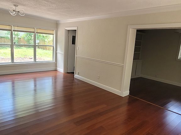 5th image of 2707 Page Ave