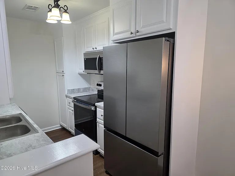 109 Cheyenne Ct — Photo 7