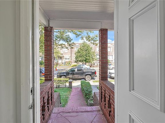 5th image of 327 Bay 13 St
