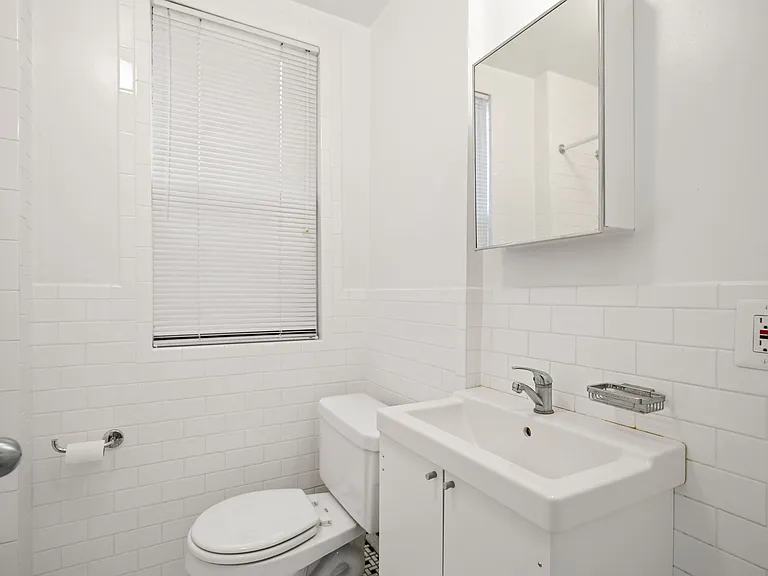 1443 T St NW #32 — Photo 11