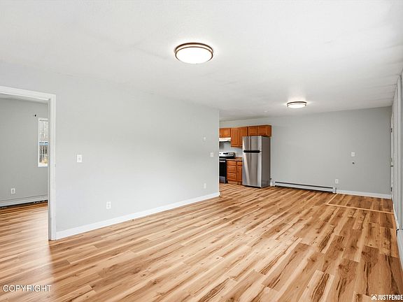 4th image of 555 Oklahoma St
