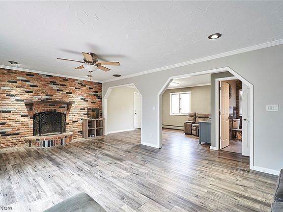 2nd image of 8585 Carmichael Dr
