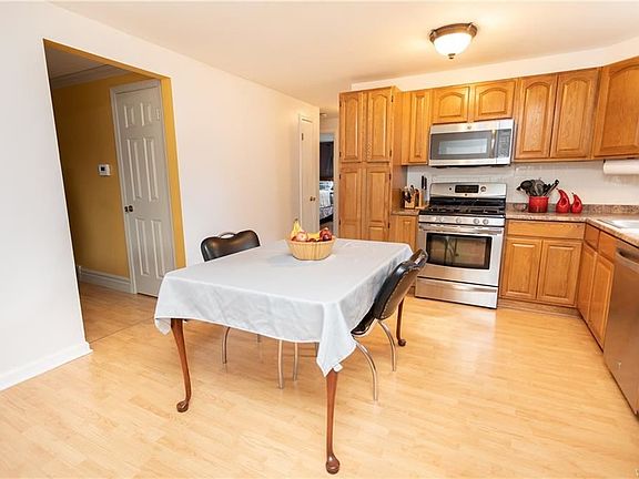 4th image of 363 Robert Dr