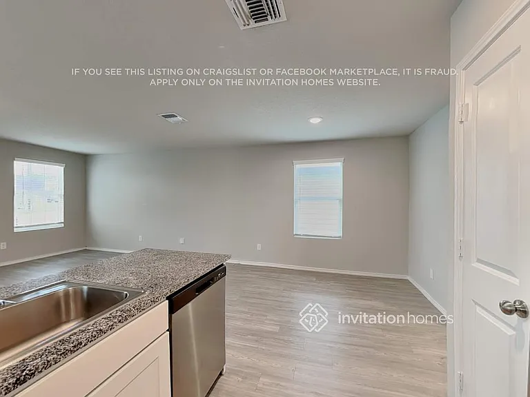 5407 Verdugos Palace — Photo 7