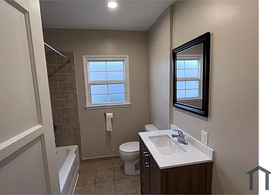 10652 Camarillo St — Photo 15