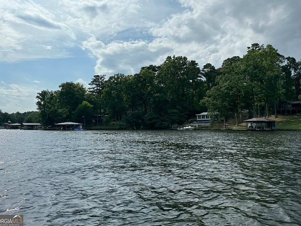 1st image of 323 Thomas Dr