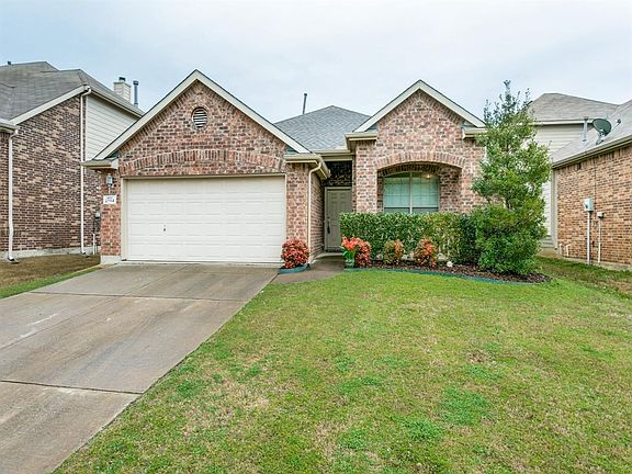 2nd image of 2704 Laurel Oak Dr