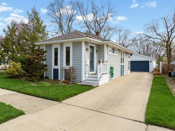 2521 Thayer Dr, Saint Joseph, MI 49085